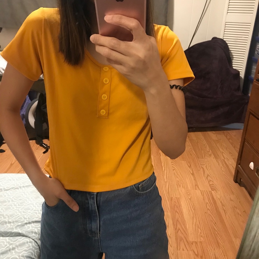 Tops - Picture 3 of 5